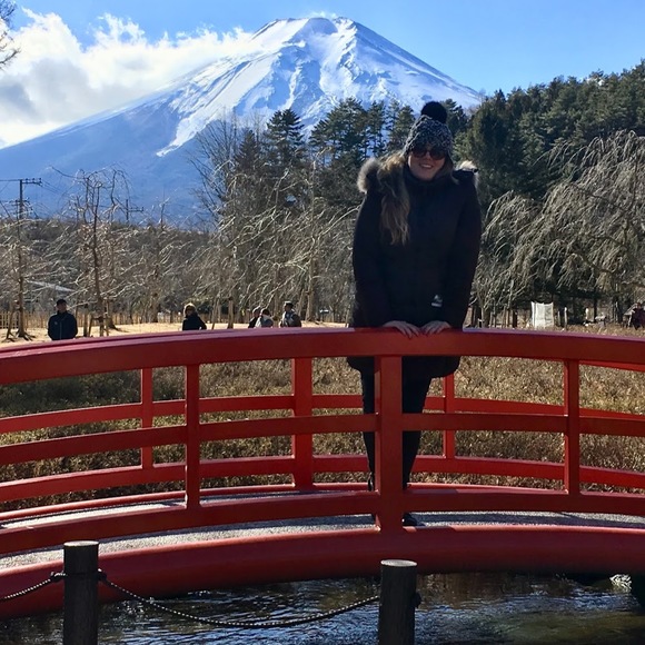 Meet your Posher, Alexandra - Picture 1 of 1